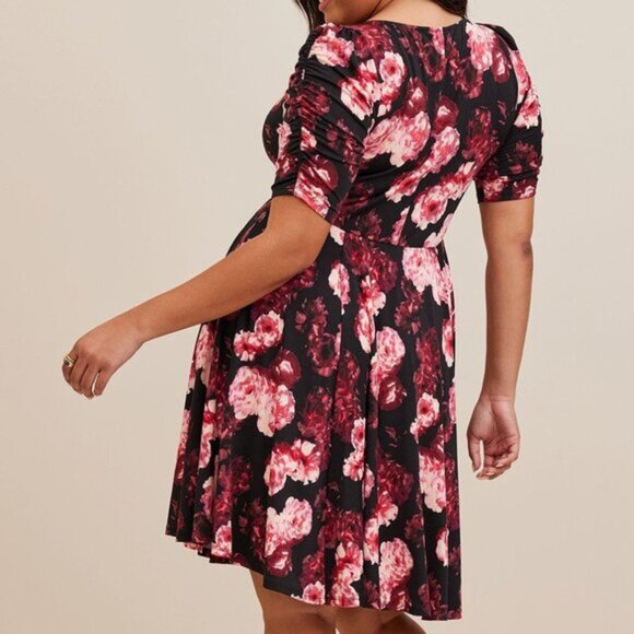 Torrid Cinch Front Skater Mini Dress Bodycon Puff Sleeve Pink Floral Siz… - Picture 5 of 8